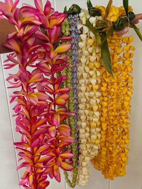 Lei Aesthetic, Hawaiian Pictures, Hawaii Lei, Hawaii Flowers, Lei Lei, Hawaiian Dancers, Flower Lei, Hawaiian Lei, Flower Therapy