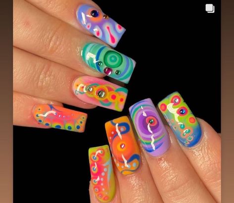 Cool Painted Nails, Crazy Short Nail Designs, Futuristic Nails Aesthetic, Random Nail Art, Sculpted Nail Art, Complex Nail Art, Hippie Nail Ideas, Crazy Nail Art Unique, Artsy Nails Designs