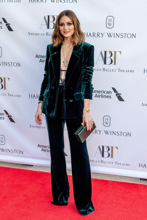 Velvet Pantsuit, Estilo Olivia Palermo, American Ballet Theatre, Olivia Palermo Style, Red Carpet Outfits, Cocktail Outfit, Metropolitan Opera, Velvet Suit, Olivia Palermo