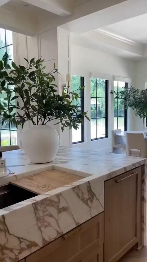 Organic Modern Coastal Home, Cooktop On Island, Sink On Island, Marble Island Kitchen, Quartz Kitchen Island, Luxury Kitchen Sink, Kitchens 2024, Estate Kitchen, Temporary Kitchen