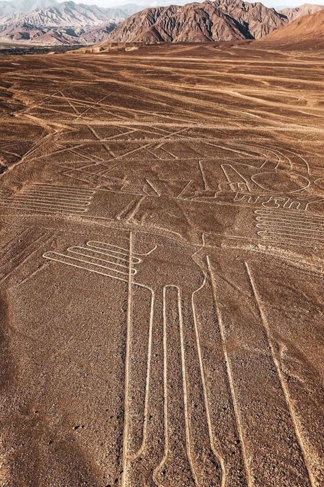 The Nazca Lines in #Peru were created between 200BC and 500AD, and have remained largely intact due to the dryness of the desert. Mos of these geoglyphs can only be seen from the air and vary in complexity. They are now a UNESCO World Heritage Site. Nazca Lines Peru, Nazca Lines, Inca Trails, Mysterious Places, Sacred Valley, Peru Travel, Ancient Mysteries, Lima Peru, Beautiful Waterfalls