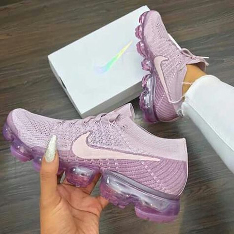 Pinterest | issalexis Urban Apparel, Nike Air Vapormax, Basket Style, Gym Shoes, Shoe Closet, Crazy Shoes, Dream Shoes, Shoe Obsession, Shoe Game