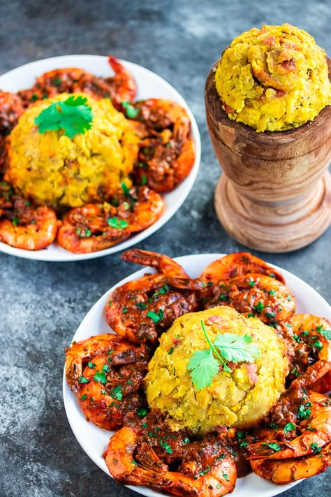 Traditional Caribbean Dish: Mofongo con Camarones (Mashed Plantains with Shrimp) Recipe - Kitchen De Lujo. #caribbeanfood #caribbeandish #food #traditionalfood Mofongo Recipe, Shrimp Tomato, Mashed Plantains, Fried Plantains, Plantain Recipes, Puerto Rico Food, Boricua Recipes, Shrimp Recipe, Latin Food