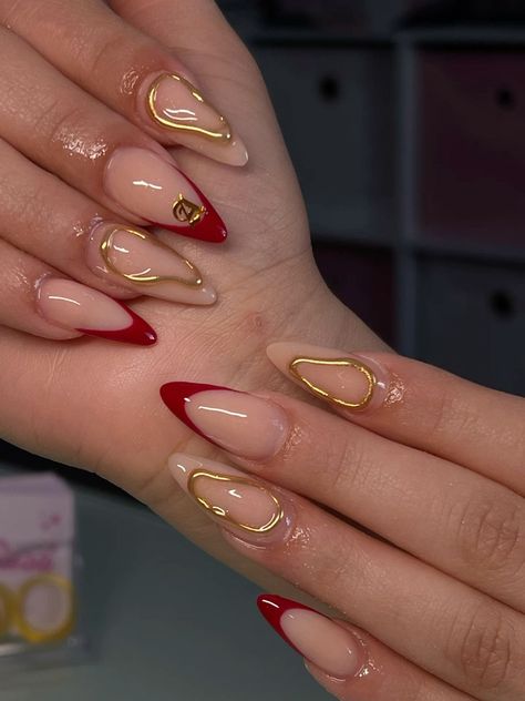 Almond Nails With Red Design, Red And Gold Nails Almond, Gold And Red Nails Acrylic, Red With Gold Nails, Red Gold Nails Design, Almond Nails Designs Red, Red And Gold Nails Ideas, Birthday Nails Almond, Red And Gold Nail Designs