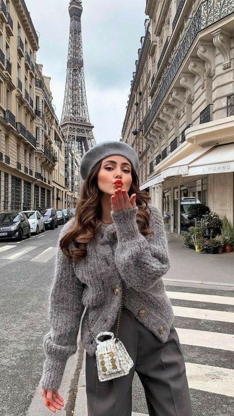 Paris Trip Outfits, Outfits Paris, Parisian Outfits, Paris Winter, Cold Fashion, Mode Editorials, Classy Winter Outfits, Europe Outfits, Winter Fashion Outfits Casual