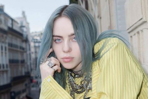 Behind Blue Eyes: The Secrets of Sanpaku Eyes | Brain Berries Sanpaku Eyes, Background Macbook, Mint Aesthetic, Aesthetic Header, Behind Blue Eyes, Black And White Outfit, Billie Eilish Vídeos, Stephen Colbert, Six Feet Under