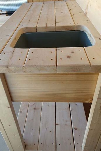 The Perfect DIY Potting Bench - Strong, Elegant And Easy To Make! 2x4 Potting Bench, Wooden Potting Bench, Planters Bench Ideas, Garden Work Bench Potting Station, Outdoor Potting Bench Ideas, Potting Table With Sink, Diy Potting Table, Potting Benches Diy, Potting Bench With Sink