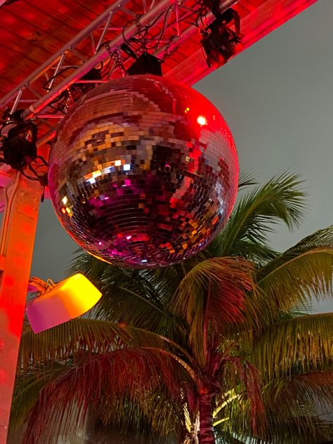 Disco Beach Aesthetic, Summer Club Aesthetic, 70s Miami Aesthetic, Miami Nightlife Aesthetic, Miami Club Aesthetic, Miami Party Aesthetic, Miami 80s Aesthetic, 80s Summer Aesthetic, Club Space Miami