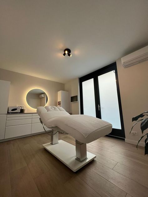 Solo Esthetician Room, Solo Esthetician, Esthetician Room, Spa Room, Home Decor Living Room, Decor Living Room, Ideas Home, Aesthetic Room Decor, Esthetician