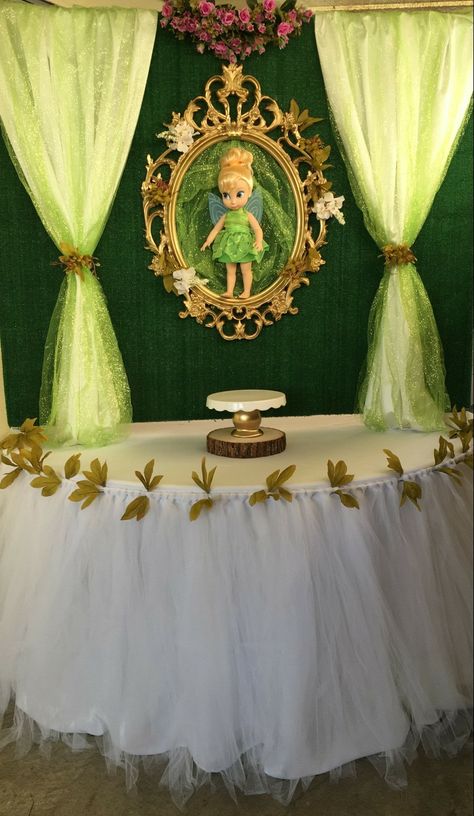 Tinker Bell Party Theme, Tinker Bell Birthday Theme, Tinker Bell Centerpieces Ideas, Tinker Bell Party Decorations, Tinkerbell 1st Birthday Party Ideas, Tinker Bell First Birthday Party, Tinkerbell And Friends Birthday Party, Tinker Bell Theme Birthday Party, Tinkerbell Themed Birthday Party