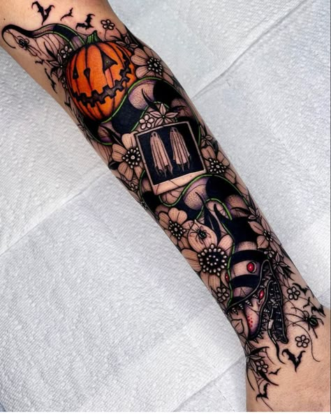 Tattoo Sleeve Themes, Lantern Tattoo Design, Halloween Sleeve, Beetlejuice Tattoo, Cute Halloween Tattoos, Halloween Tattoos Sleeve, Tim Burton Tattoo, Lantern Tattoo, Pumpkin Tattoo