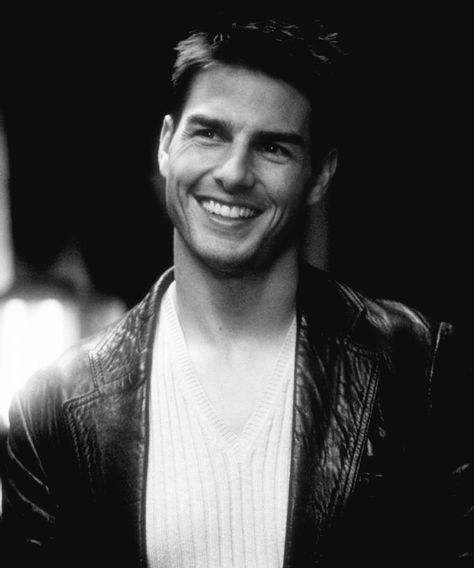 Tom Cruise Black And White, Tom Cruise Aesthetic, Pinterest Men, Cruise Aesthetic, Black And White Photoshoot, White Photoshoot, Ethan Hunt, Aesthetic Black And White, Charlie Sheen