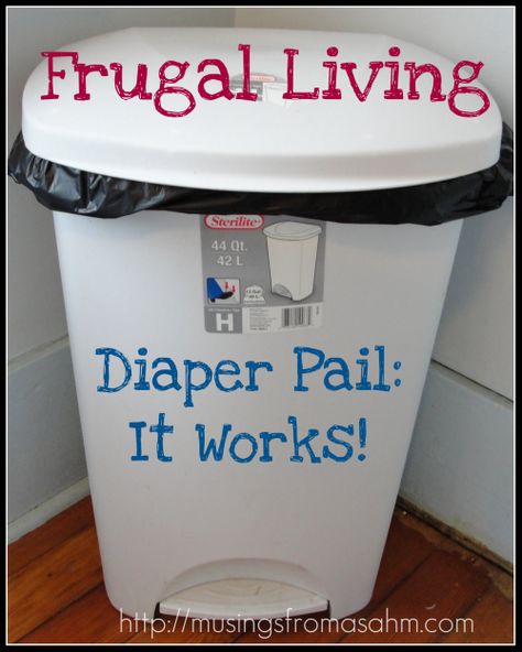 A diaper pail is a must have if you have little ones. Not pleasant, but it comes with the territory. I have 4 kids and up until recently (and our potty training adventure) had 2 in diapers. Now we ... Diaper Pails, Perlengkapan Bayi Diy, Diy Cloth Diapers, Diaper Storage, Baby Life Hacks, Cloth Diapering, Diy Bags, Baby Life, Potty Training