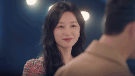 Queen Of Tears Hong Hae-in GIF - QUEEN OF TEARS HONG HAE-IN HAEIN HONG - Discover & Share GIFs Tears Gif, Drama Gif, In Gif, Cute Couples Cuddling, Kim Ji Won, Animated Gif, Cool Gifs, Kdrama, Drama