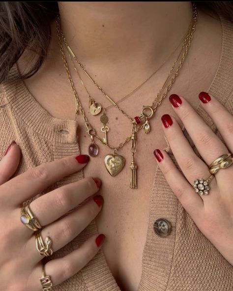 Golden Jewelry, Chunky Jewelry, Funky Jewelry, Stacked Jewelry, Jewelry Lookbook, Layered Jewelry, I Love Jewelry, Girly Jewelry, Dream Jewelry