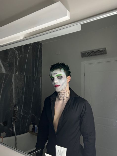 Hot Joker Costumes Guy, Men’s Halloween Costume Joker, The Joker Halloween Costume Guys, Men’s Joker Makeup, The Joker Costume Men, Joker Cosplay Men, Male Joker Makeup, Joker Makeup Man, Joker Outfit Men