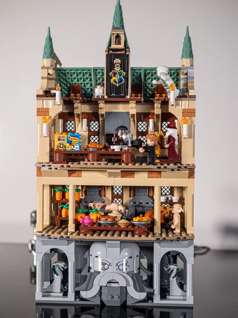 Lego Harry Potter Moc, Lego Display Ideas, Harry Potter Lego, Hogwarts Great Hall, Best Lego Sets, Harry Potter Lego Sets, Hp Universe, Lego Hogwarts, Big Lego