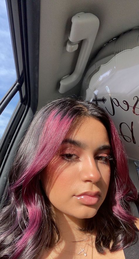 Pink Front Highlights, Hair Dye Ideas For Mexican Women, Dark Pink Money Piece Hair, Brown Hair With Burgundy Money Piece, Fuschia Peekaboo Hair, Dark Brown Hair Pink Money Piece, Pink Front Hair Streaks, Purple Face Frame Highlights, Pink Hair Streaks Black Hair