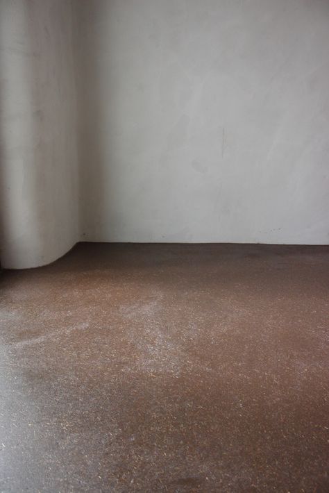 Earth Floors – Ontario Natural Plasters Rammed Earth Flooring, Brown Polished Concrete Floor, Limecrete Flooring, Terracotta Concrete Floor, Rammed Earth Floor, Earthen Flooring, Limecrete Floor, Raw Flooring, Concrete Floor Bedroom