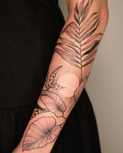 Tropical Plant Tattoo, Plant Tattoos For Women, Name Arm Tattoo, Plant Tattoo Sleeve, Wraparound Tattoo, Tropical Sleeve, Botanical Tattoo Sleeve, Botanical Tattoo Design, Upper Leg Tattoos