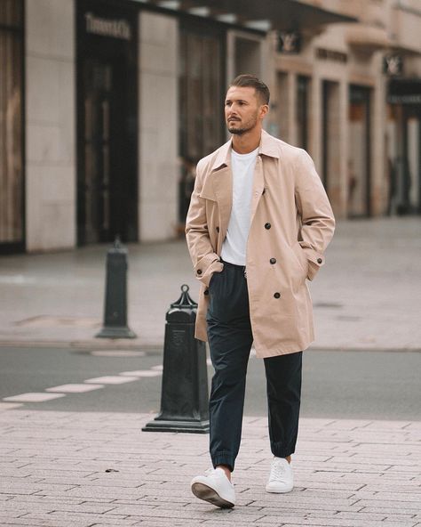 Sandro Rasà on Instagram: “Casual Friday 😊👌🏽 Currently waiting at the Airport for my flight to Berlin ✈️👌🏽 Wish you all a nice Weekend ✌🏼 ––––––––––– #sandro…” Waiting At The Airport, Nice Weekend, Beige Coat, At The Airport, Half Zip Sweaters, Casual Friday, Sports Brands, Basic Outfits, Trouser Suits