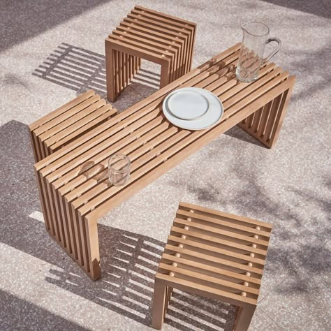 Meja Outdoor, Painted Garden Furniture, Garden Furniture Ideas, Outdoor Wood Furniture, Homemade Tables, Tables Kitchen, Diy Patio Furniture Cheap, Wooden Pallet Projects, Classroom Furniture