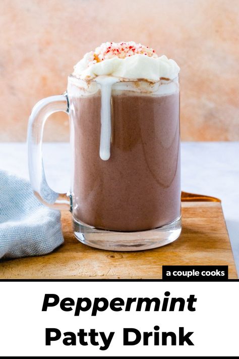 Try the Peppermint Patty drink: a genius combination of hot chocolate, mint and chocolate liqueurs! This cozy mug has your name on it. #peppermintpatty #peppermintpattydrink #peppermintpattycocktail #spikedhotchocolate #adulthotchocolate Adult Hot Chocolate, Hot Alcoholic Drinks, Cacao Hot Chocolate, Kahlua Hot Chocolate, Peppermint Cocktail, Mint And Chocolate, Easy Mixed Drinks, Spiked Hot Chocolate, Healthy Hot Chocolate