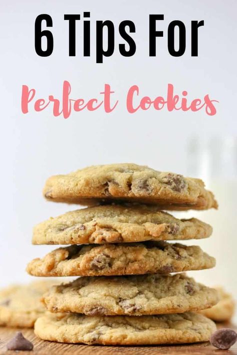 6 Tips To Bake Perfect Chocolate Chip Cookies Caramel Cookies Recipes, Baking Chocolate Chip Cookies, Perfect Cookies, Classic Cookies Recipes, Cookie Hacks, Perfect Chocolate Chip Cookies, Baking Science, Cookie Spread, Cooking Chocolate