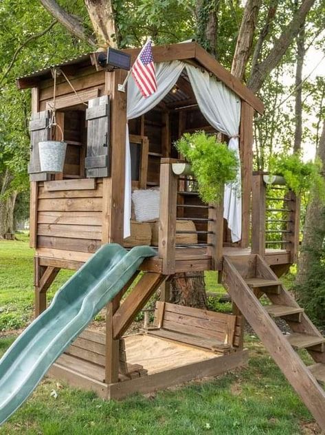 House Playground, Backyard Play Spaces, Backyard Fort, Playhouse Ideas, Playhouse Plans, Tree House Plans, Tree House Diy, Diy Playhouse, Backyard Playhouse