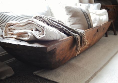 Blankets and pillows in a dough bowl Antique Dough Bowl Decorating Ideas, Dough Bowl Centerpiece, Storing Towels, Bread Boards, Mountain Aesthetic, Interior Elements, Rearranging Furniture, Wooden Trays, Dough Bowls