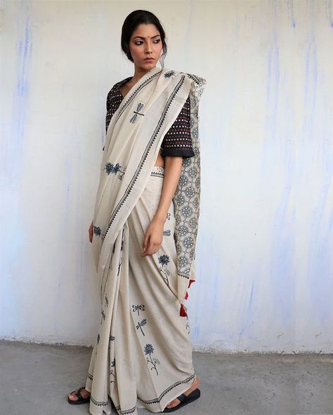 Trending Sarees, Simple Saree Designs, Cotton Saree Designs, Block Print Saree, Simple Sarees, White Saree, Natural Colours, Cotton Sarees, Saree Look