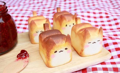 Warmly ‘Baked’ Breadcat | Bored Panda Cat Bakery, Kawaii Foods, Cat Bread, Kue Macaroon, Fruit Cupcakes, Kawaii Sweets, Pembuat Roti, Cute Baking, Toy Art