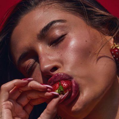 Hailey Bieber Outfits on X Glazed Doughnut, Hailey Rhode Baldwin, Hailey Bieber Outfits, Strawberry Glaze, Hailey Bieber Style, Betsey Johnson Necklace, Betsey Johnson Earrings, Donut Glaze, Beauty Shoot