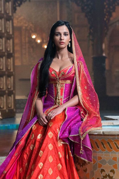 Naomi Scott as Princess Jasmine in Disney’s Aladdin (2019) dir. Guy Ritchie Princess Jasmine Live Action, Aladdin Film, Illustrations Ideas, Aladdin Live, Disney Live Action Movies, Aladdin 2019, Disney Princess Jasmine, Disney Jasmine, Disney Live