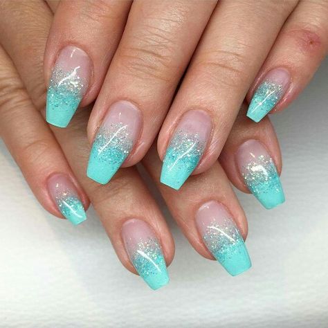 Tiffany Blue Wedding Nails, Aqua Blue Nails Turquoise, Aqua Glitter Nails, Teal Ombre Acrylic Nails, Turquoise Wedding Nails, Summer Nails Blue Aqua, Blue Ombre Nails With Glitter, Tiffany Blue Nails With Glitter, Aquamarine Nails Acrylic