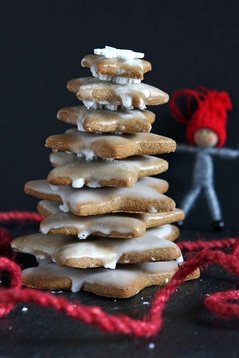 German Christmas Biscuits, Gingerbread Cookies Gluten Free, German Gingerbread Cookies, Lebkuchen Recipe, Stamp Cookies, Confectioners Sugar Icing, German Gingerbread, Gluten Free Holiday Recipes, German Christmas Cookies