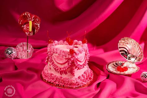 Pink Vintage Cake, Saffron Cake, Lambeth Cake, Valentines Vintage, Cake Photoshoot, Whipped Cream Cheese Frosting, Cake Heart, Cake Wallpaper, Cake Piping