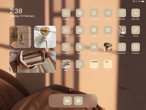 Homescreen Tablet Aesthetic, Ipad Mini Homescreen Layout, Aesthetic Ipad Homescreen Layout Beige, Wallpaper I Pad Aesthetic, Brown Ipad Homescreen, Aesthetic Ipad Homescreen Layout Brown, Ipad Mini Aesthetic Homescreen, Ipad Homescreen Ideas Brown, Ipad Aesthetic Brown