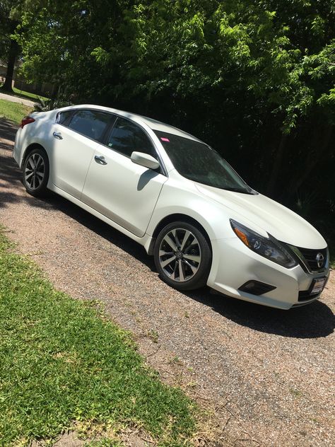 Pearl white car Nissan Altima White Nissan Altima, White Car Aesthetic, Pearl White Car, Kim Castro, Bad Ash, White Nissan, Altima Nissan, 2015 Nissan Altima, Driving Aesthetic