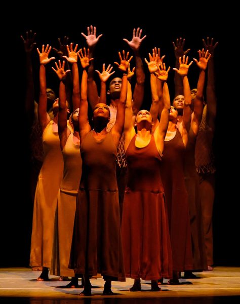 The Company in Alvin Ailey's Revelations Alvin Ailey Dancers, Contemporary Dance Performance, Alvin Ailey Revelations, Dance Contemporary, Dance Nation, Modern Dancing, Dancing Photography, Physical Theatre, Black Dancers