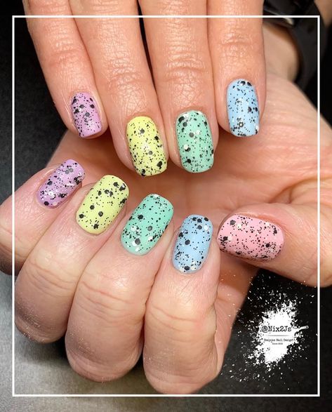 Easter nails, pastel nail colours, speckles, mini eggs !! Speckle Egg Nails, Easter Speckled Nails, Speckled Easter Egg Nails, Easter Nail Dip Ideas, Mini Eggs Nails, Easter Nail Ideas Spring Pastel Colours, Glitter Easter Nails, Easter Nails Design Spring Pretty Pastel, Easter Fingernails