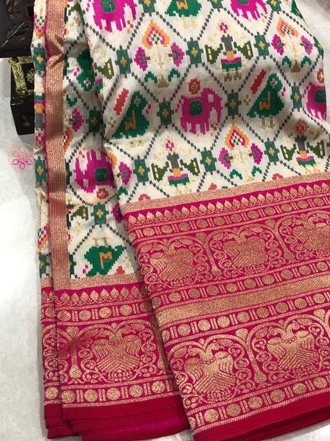 Cutwork Saree, Sari Design, Patola Sarees, New Saree Designs, Gold Jewelry Outfits, Modern Saree, Indian Saree Blouses Designs, Indian Silk Sarees, Saree Blouse Patterns