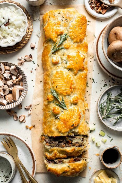 Mushroom Wellington - Ahead of Thyme Puff Pastry Wellington, Vegetarian Mushroom Wellington Recipe, Veg Wellington, Vegetable Main Course, Mushroom Puff Pastry Recipes, Mushroom Wellington Vegetarian, Puff Pastry Dinner Recipes, Christmas Dinner Vegan, Veggie Wellington