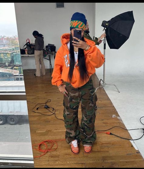 Foam Posites Outfits, Color Cordinate Outfit Friend Group, Hollywood Shack Outfits, Cargo Hoodie Outfit, Drip Outfit Women, Lucki Concert Fit, Baggy Outfits Black Women, Oversized Cargo Pants Outfit, Cute Winter Birthday Outfits