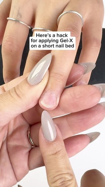 Short Nail Bed, Nail Tutorial Videos, Beauty Hacks Nails, Soft Gel Nails, Gel Nail Extensions, Gel Nails Diy, Nail Bed, Polygel Nails, Short Nail