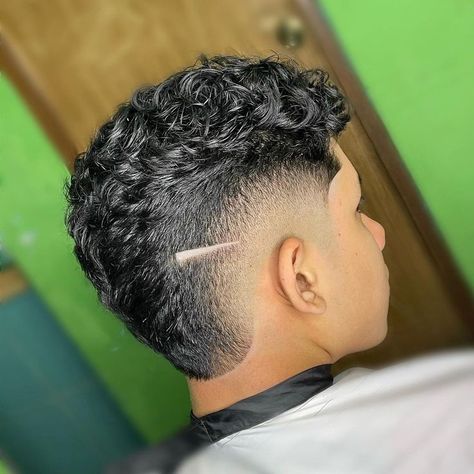 45 + Burst Fade Haircuts For Men- Men's and Women Hair, Haircuts, Fade Haircuts, short, medium, long, b… em 2022 | Aparência de cabelo, Penteados masculinos, Barba e cabelo V In The Back Haircut, Burst Fade With Long Hair, Mid Burst Fade, Burst Fade Mullet, Burst Fade Haircut, Burst Fade Mohawk, Haircut Selfie, Undercut Fade, Photo Hijab