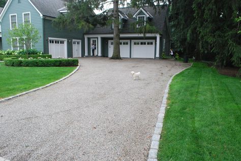 Gravel Driveway Ideas ideas for your inspiration. Description from… Gravel Driveway Edging, Pebble Driveway, Driveway Border, Beautiful Driveways, Driveway Edging, Diy Driveway, Brick Edging, Stone Landscaping, Driveway Design