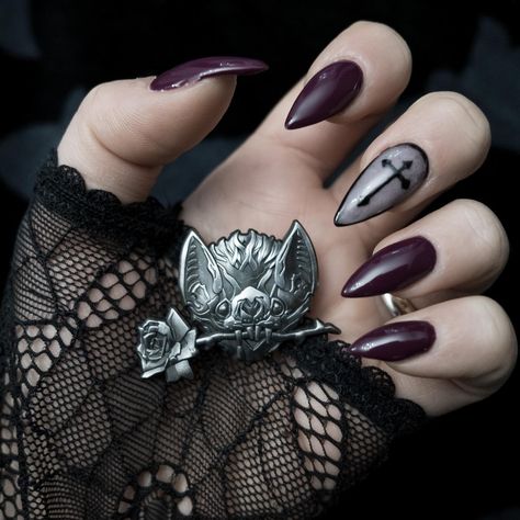 Gothic Matte Nails, Goth Nails Ideas, Simple Gothic Nails Coffin, Acrylic Nails Coffin Short Gothic, Goth Nail Ideas, Gothic Nails Short, Nails Goth, Acrylic Nail Gothic Designs, Simple Gothic Nails