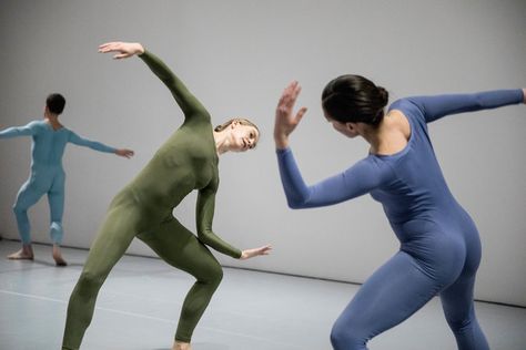 Jamie Scott, left, and Ms. Toogood at the Walker Art Center. Credit Jenn Ackerman for The New York Times Jamie Scott, Merce Cunningham, Walker Art Center, Walker Art, Photography Color, Museum Exhibition, The Drama, Art Center, Ny Times