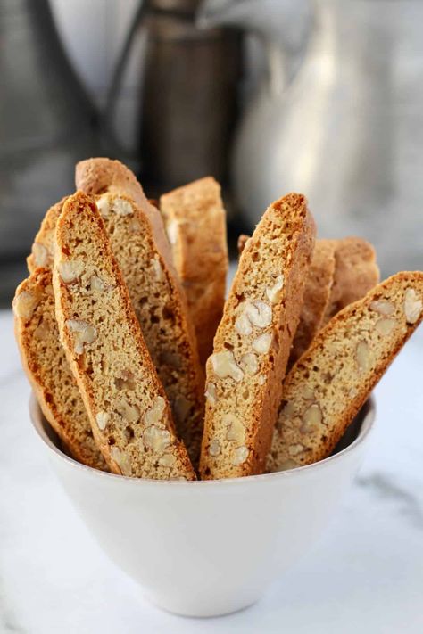 Fall Biscotti Recipe, Maple Biscotti, Pecan Biscotti Recipe, Pecan Biscotti, Apple Pear Crisp, Biscotti Recipes, Cranberry Walnut Bread, Mason Jar Desserts, Dump Cake Pumpkin